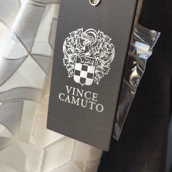 Vince CAMUTO white overlay top white small new - Picture 3 of 4